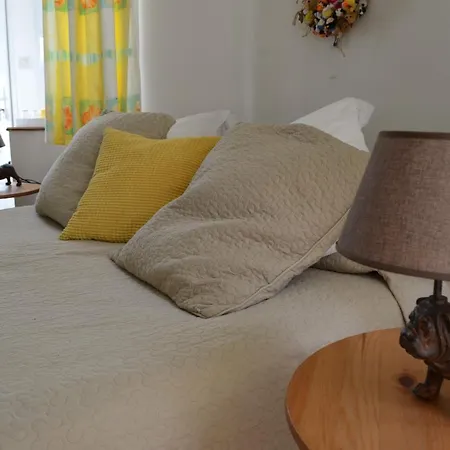 Bed & Breakfast Chateau De Kervoazec - D'hotes Saint-Goazec