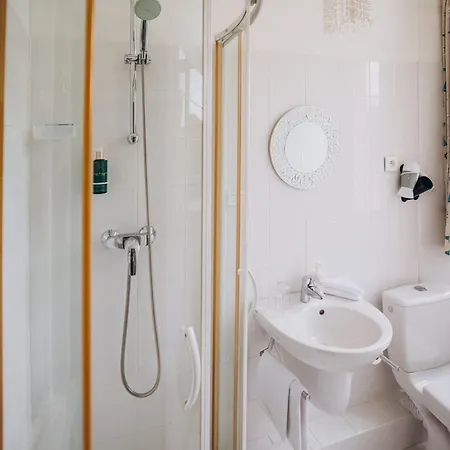 Bed & Breakfast Chateau De Kervoazec - D'hotes 3*