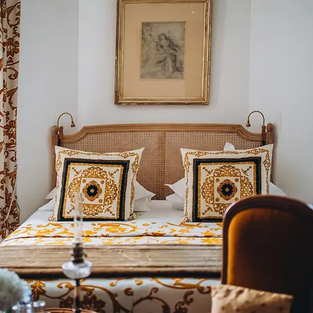 Chateau De Kervoazec - D'hotes Bed & Breakfast Saint-Goazec