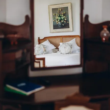 Bed & Breakfast Chateau De Kervoazec - D'hotes 3*