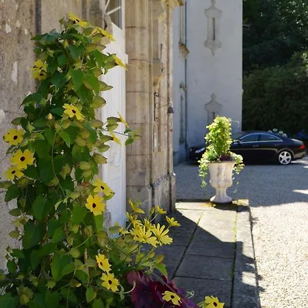 Couette-café Château De Kervoazec - D'hôtes Saint-Goazec