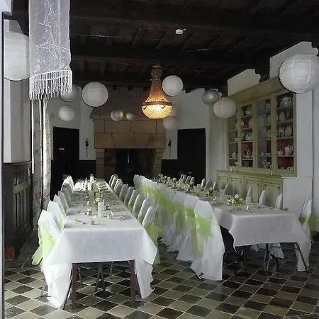 Couette-café Château De Kervoazec - D'hôtes 3*