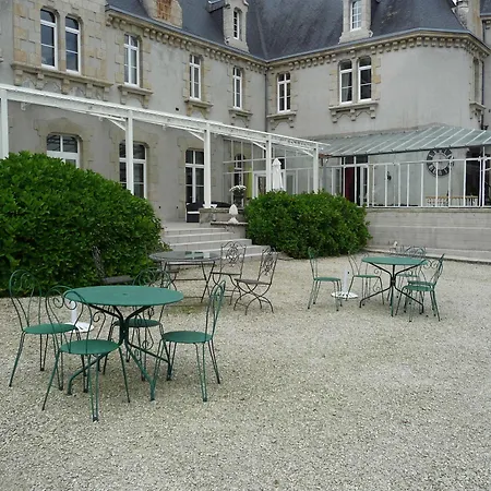 Couette-café Château De Kervoazec - D'hôtes